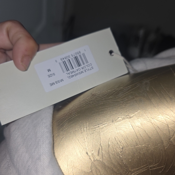 Hooded Sweater with Geometric Pattern - Picture 6 of 7